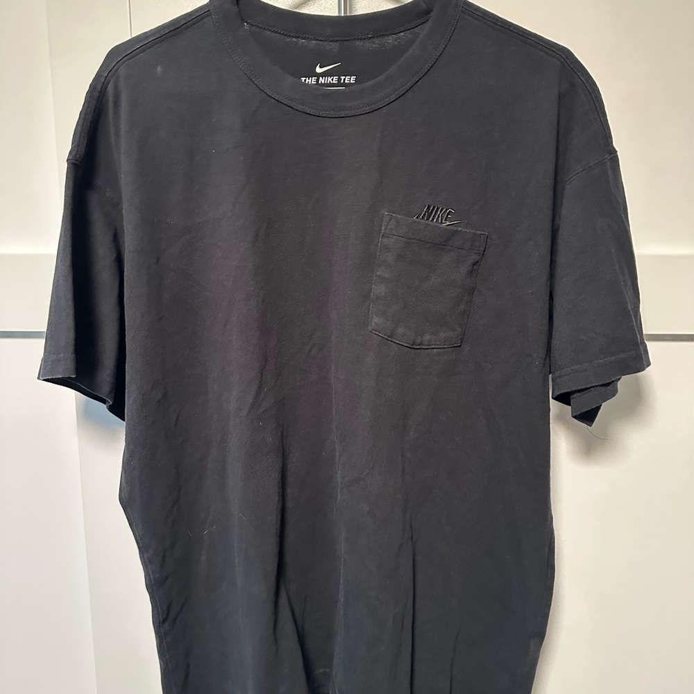 Nike Men's Charcoal Tee with Pocket